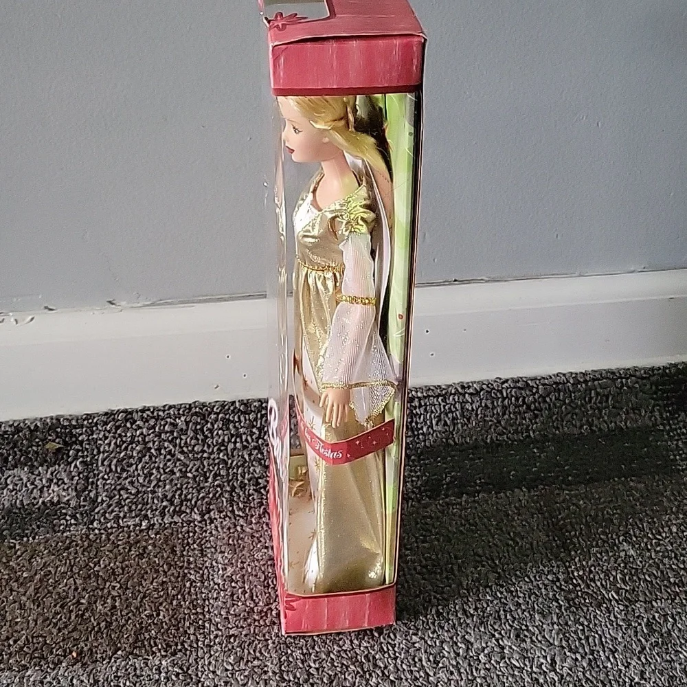 Holiday Angel Barbie - Picture 6 of 7